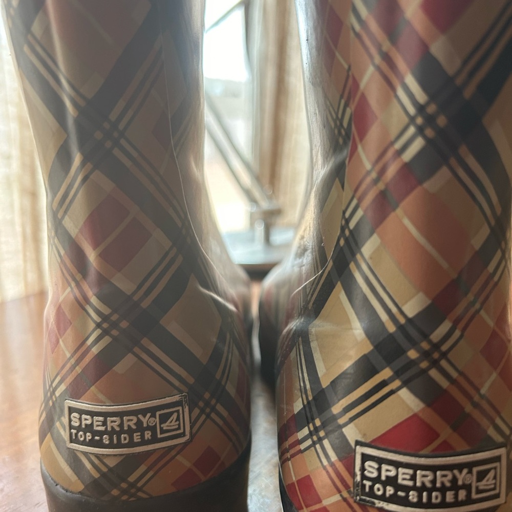 Women's Sperry Top-Sider STS91111 Waterproof Rubber Boots Red Blue Plaid Size 9